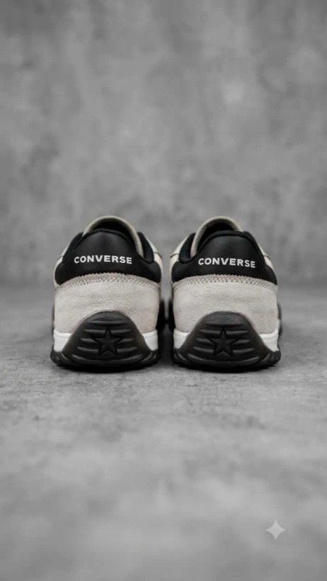کفش کانورس فستبریک زنانه کرم با لوگوی ستاره و نوشته Converse روی پاشنه